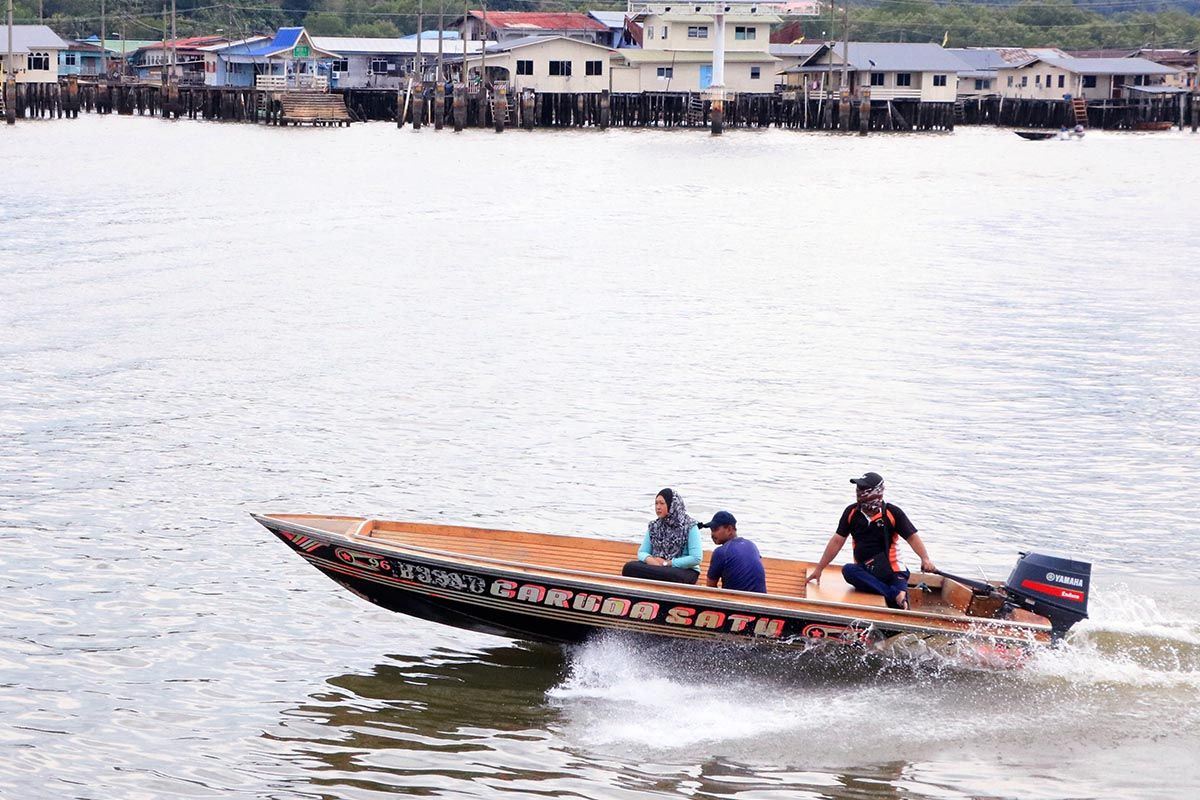 water taxi in Brunei Brunei water taxi