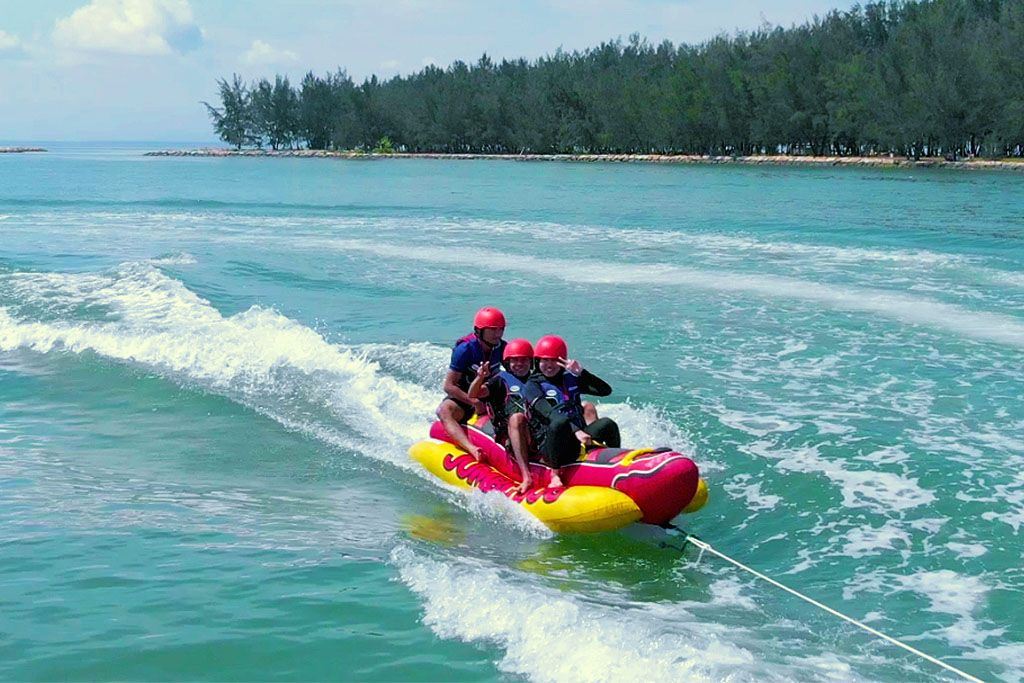 Banana Boat Photo Credits: Poni Divers - Banana Boat