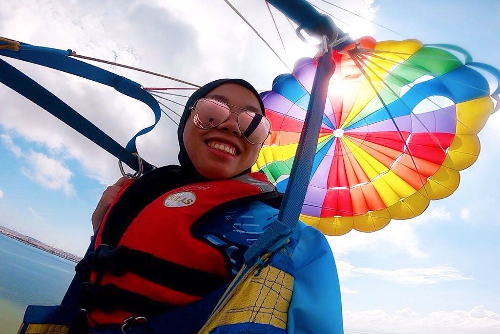 Parasailing Brunei Photo credits: Poni Divers - Parasailing Brunei