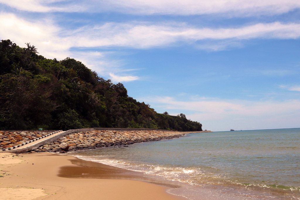 Tanjong Batu Beach